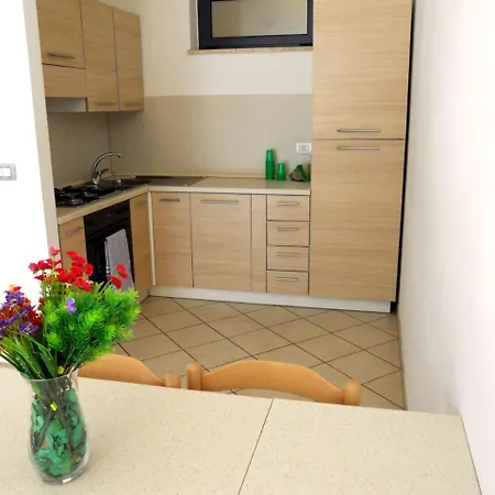 Locazione Turistica Green Bay-5 Apartament Pineto